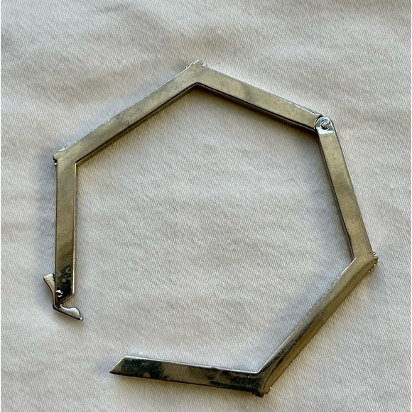 Tory Burch Hexagon Logo Hinged Bangle - Picture 5 of 10